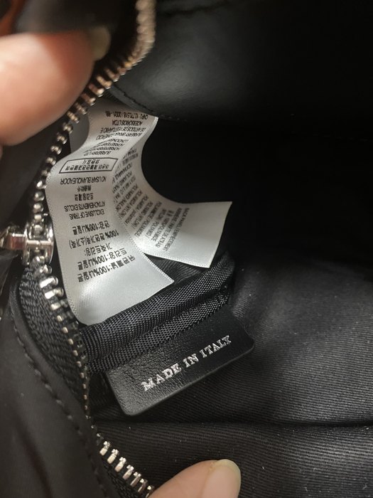 Burberry Tote bag with sleek design traits Black 01A 2