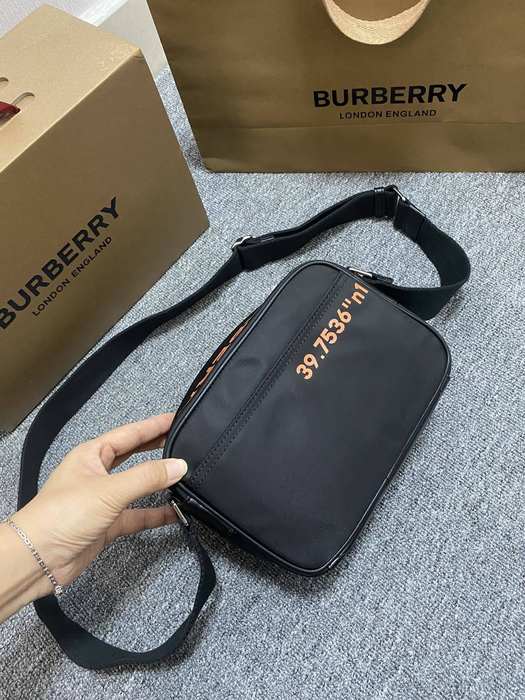 Burberry Tote bag with sleek design traits Black 01A 2