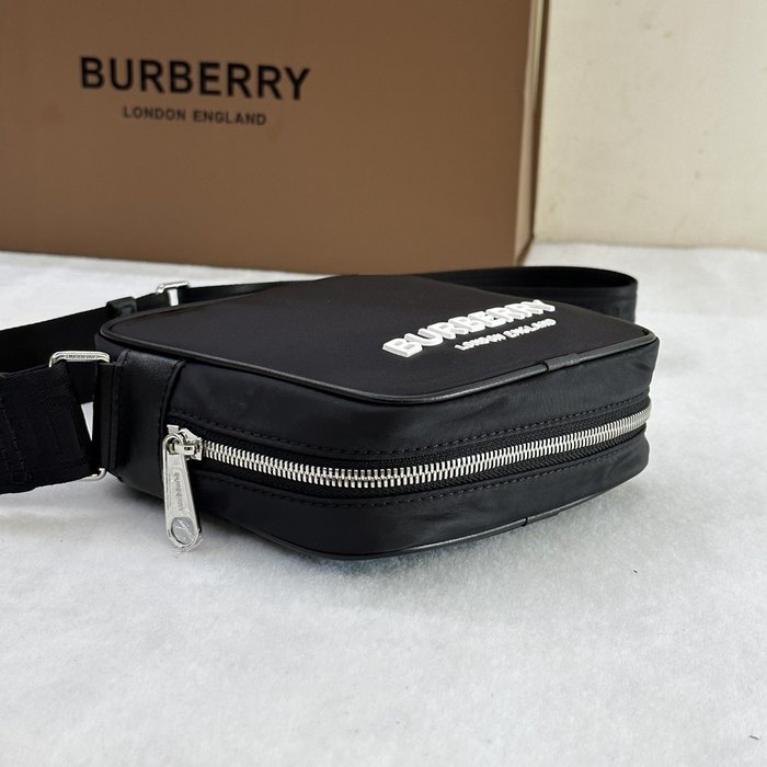 Burberry Tote bag with sleek design traits Black 01A