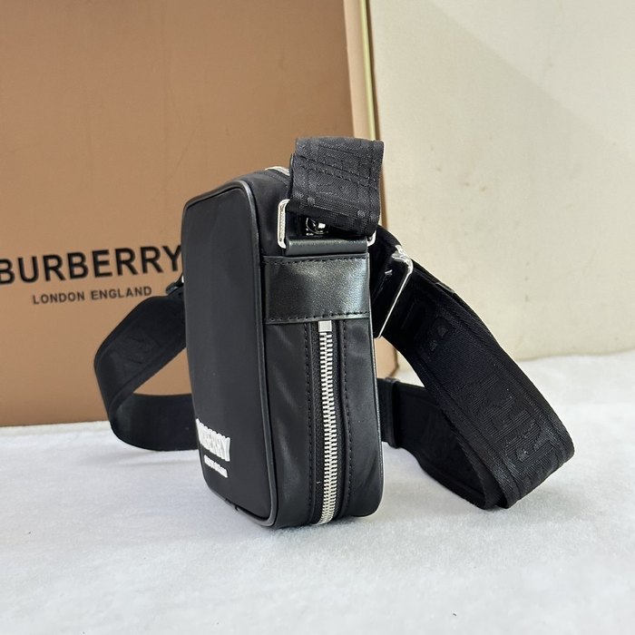 Burberry Tote bag with sleek design traits Black 01A