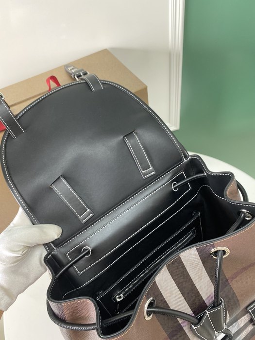 Burberry Tote bag with sleek design traits Brown 01A