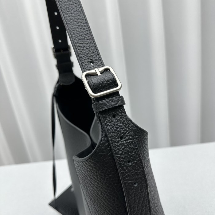 Burberry Tote bag with soft leather texture Black 01A