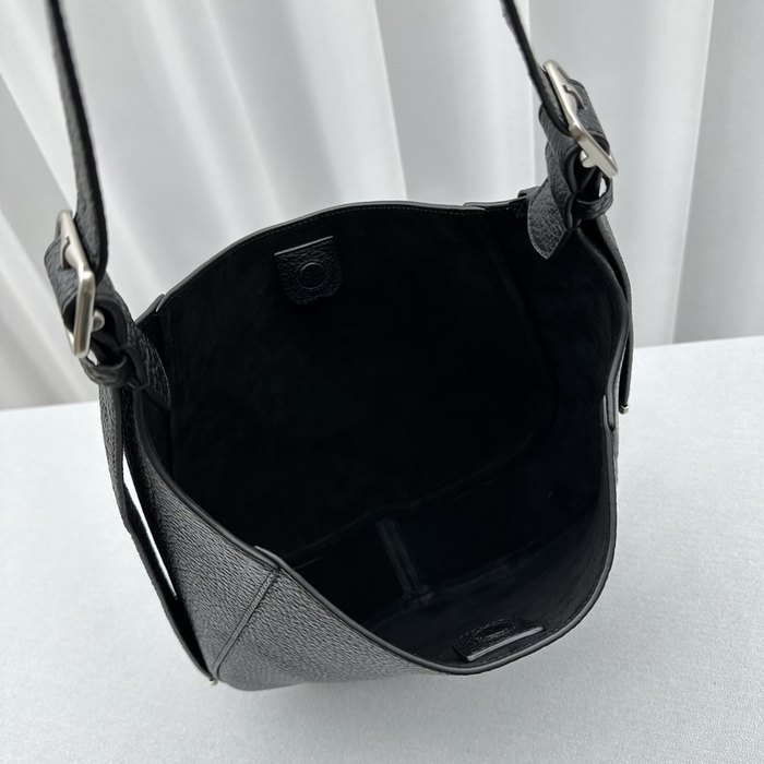 Burberry Tote bag with soft leather texture Black 01A