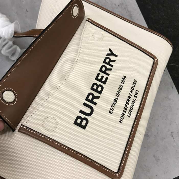 Burberry Tote bag with structured design Beige 01A 2