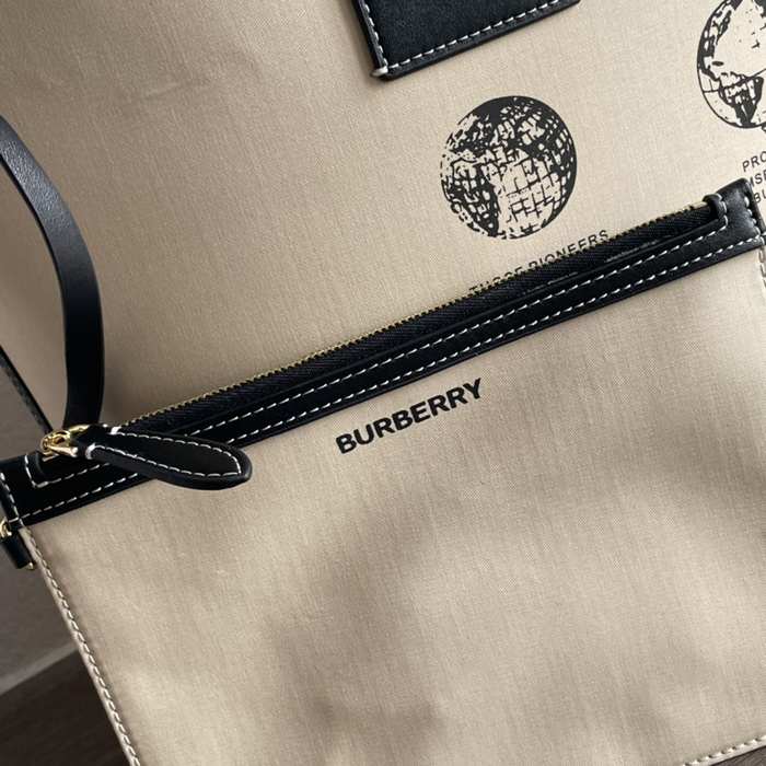 Burberry Tote bag with structured design Beige 01A