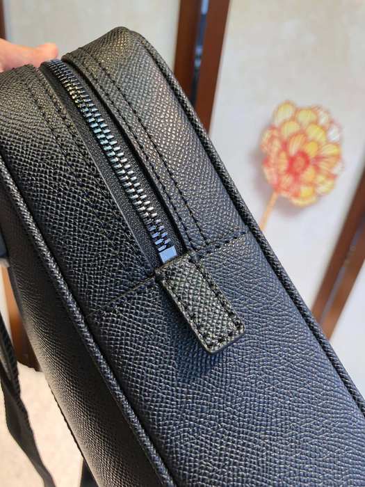 Burberry Tote bag with structured design Black 01A