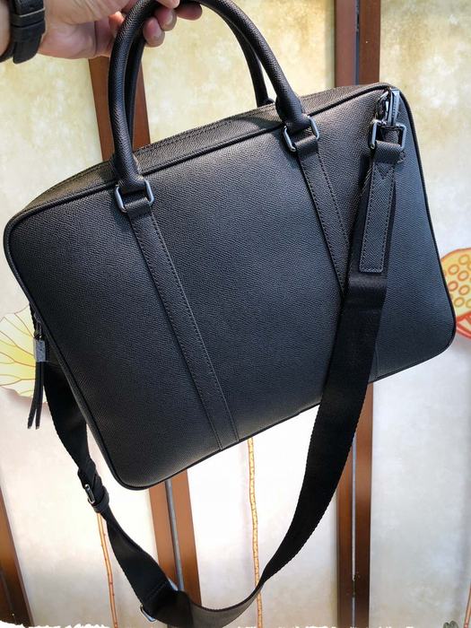 Burberry Tote bag with structured design Black 01A
