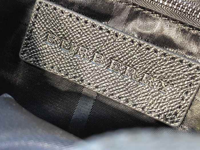 Burberry Tote bag with structured design Black 01A