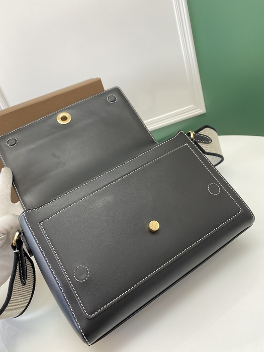 Burberry Tote bag with structured design Brown 01A 3