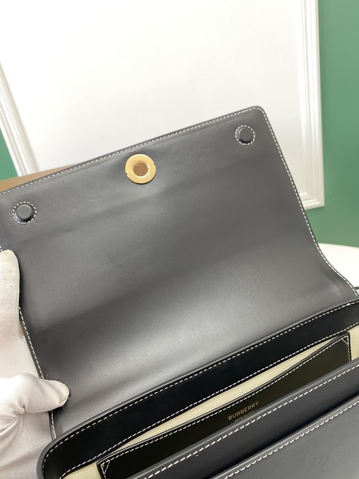 Burberry Tote bag with structured design Brown 01A 3