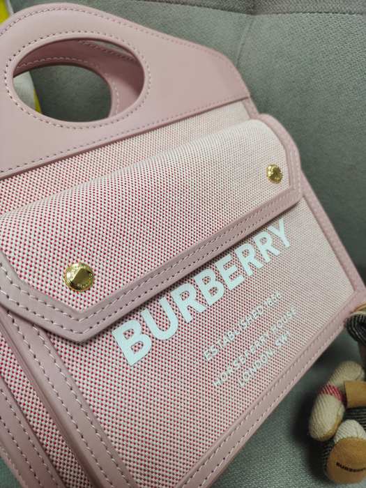 Burberry Tote bag with structured design Burgundy 01A