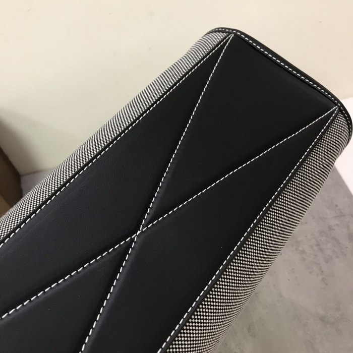 Burberry Tote bag with structured design Grey 01A 2