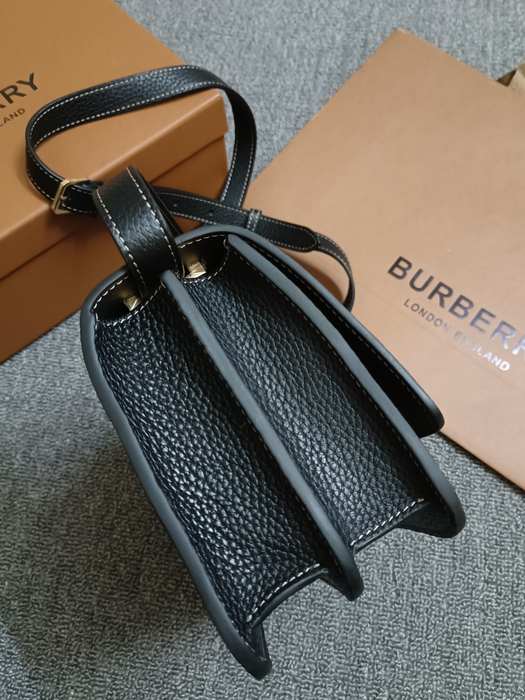 Burberry Tote bag with structured design Tan 01A