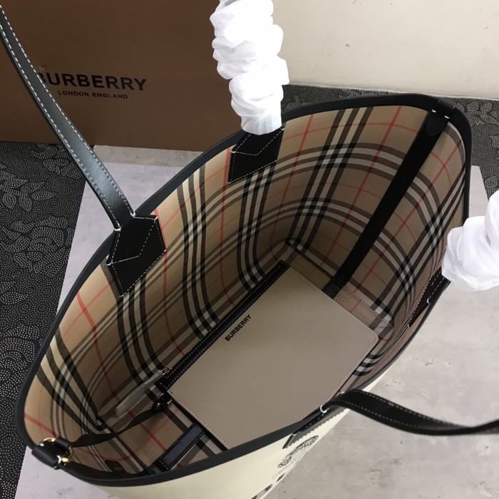 Burberry Tote bag with stylish accents Beige 01A