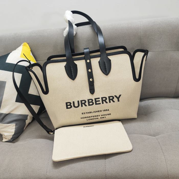 Burberry Tote bag with stylish characteristics Beige 01A
