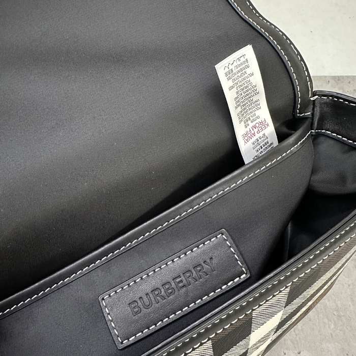 Burberry Tote bag with stylish design Brown 01A 2