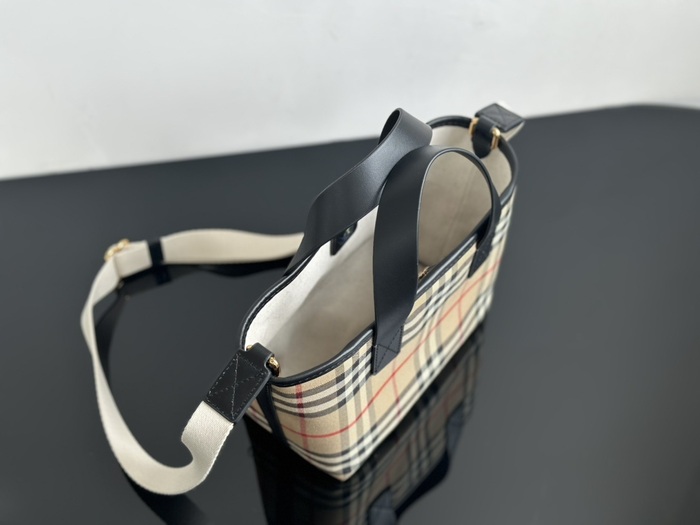 Burberry Tote bag with stylish design traits Beige 01A
