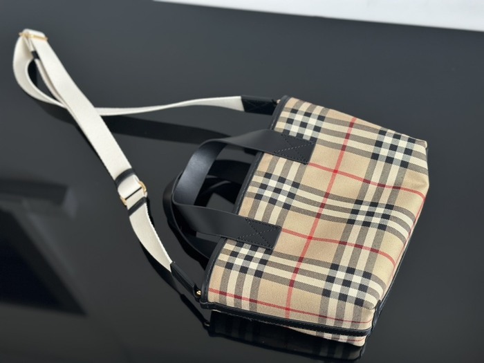 Burberry Tote bag with stylish design traits Beige 01A