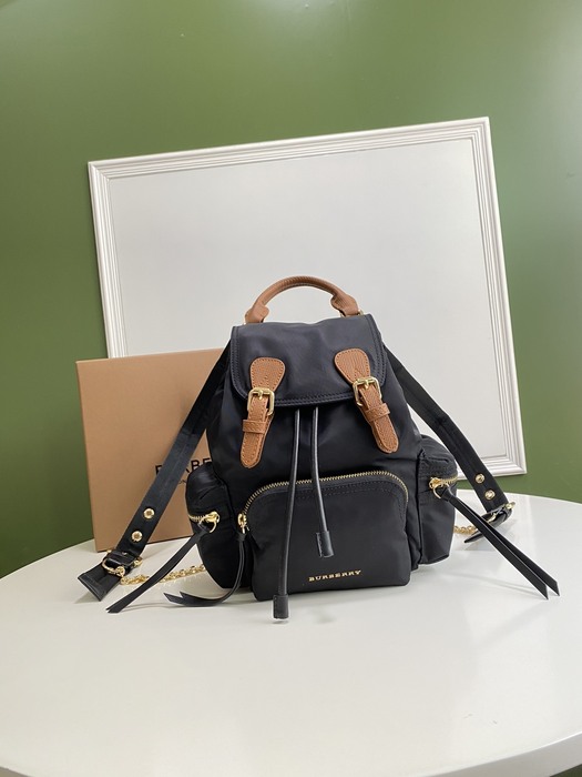 Burberry Tote bag with stylish features Beige 01A 2