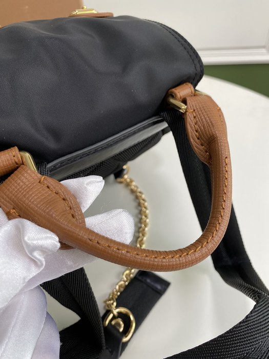 Burberry Tote bag with stylish features Beige 01A 2