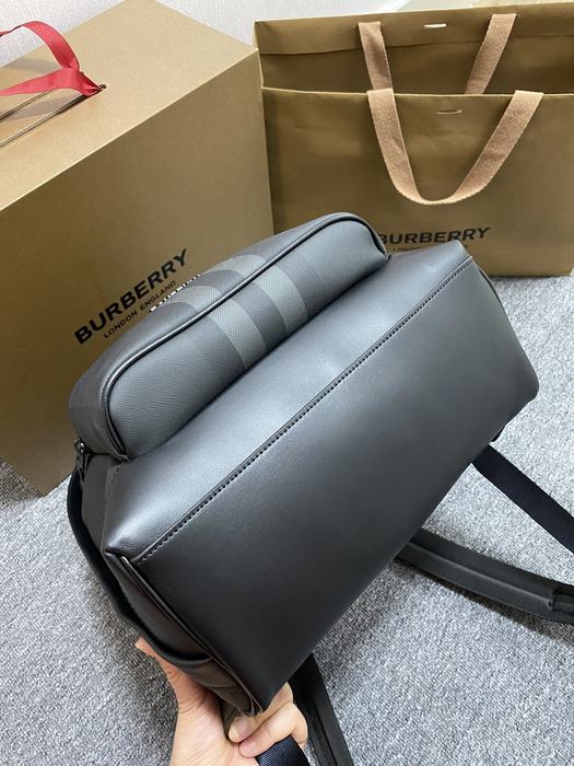 Burberry Tote bag with stylish features Black 01A 3