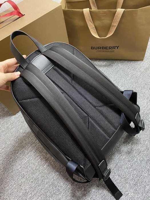 Burberry Tote bag with stylish features Black 01A 3