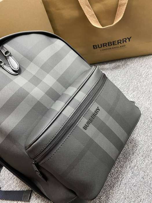 Burberry Tote bag with stylish features Black 01A 3