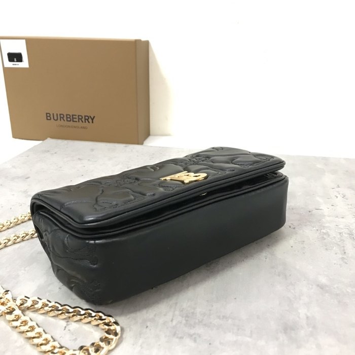 Burberry Tote bag with stylish features Black 01A 4