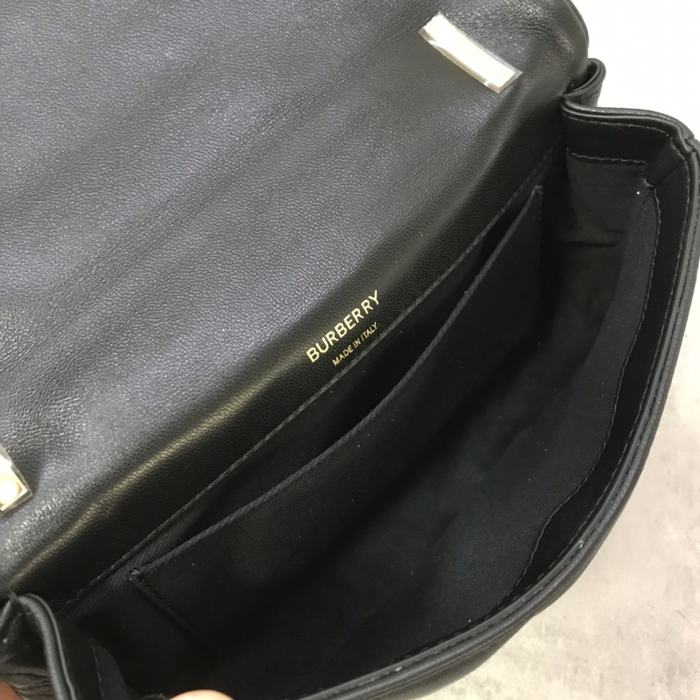 Burberry Tote bag with stylish features Black 01A 4