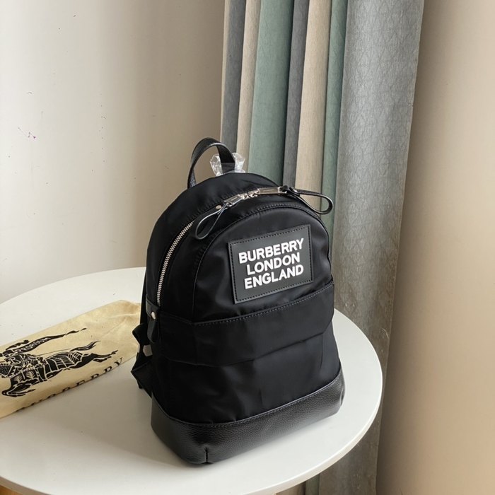 Burberry Tote bag with stylish features Black 01A 6