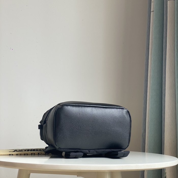 Burberry Tote bag with stylish features Black 01A 6