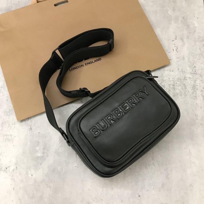 Burberry Tote bag with stylish features Black 01A