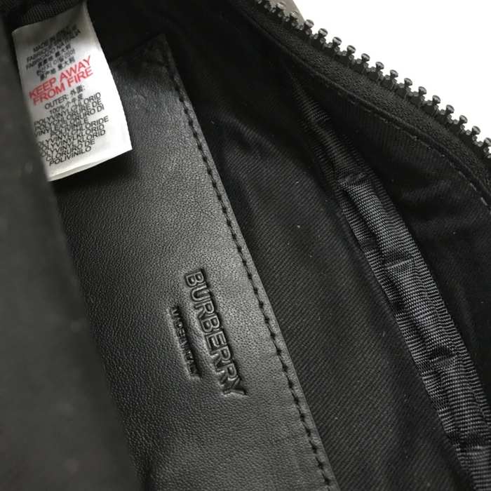 Burberry Tote bag with stylish features Black 01A