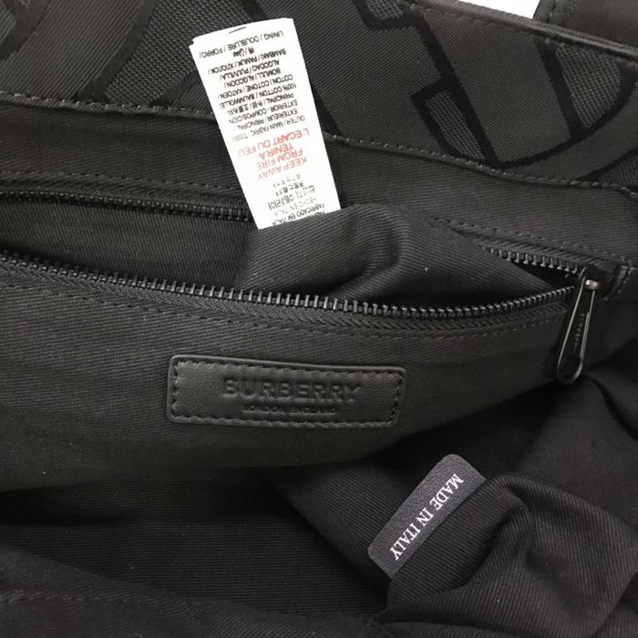 Burberry Tote bag with stylish features Blue 01A 2