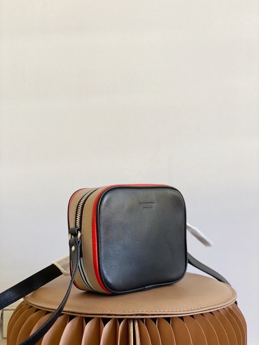 Burberry Tote bag with stylish features Blue 01A 3