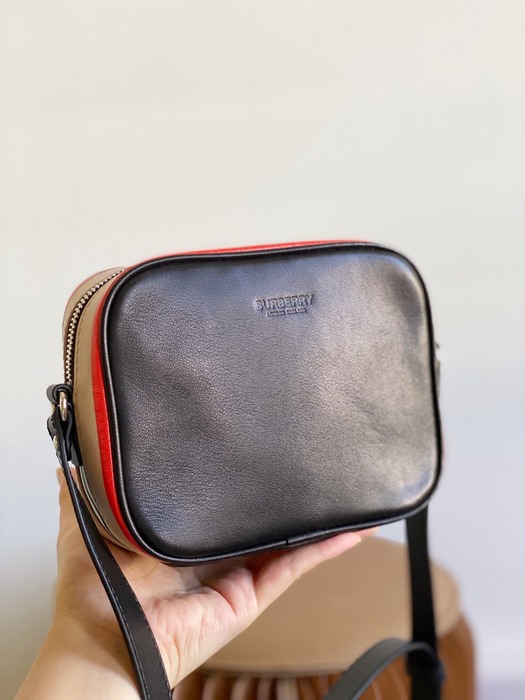 Burberry Tote bag with stylish features Blue 01A 3