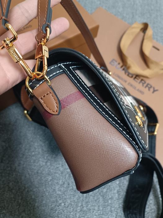 Burberry Tote bag with stylish features Brown 01A 2