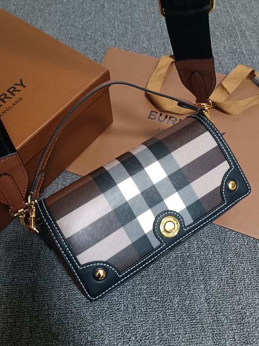 Burberry Tote bag with stylish features Brown 01A 2