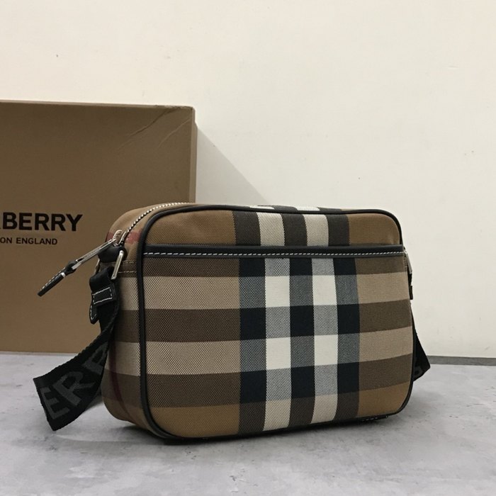 Burberry Tote bag with stylish features Brown 01A 3
