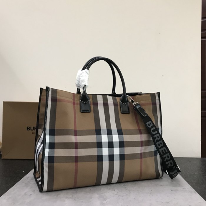 Burberry Tote bag with stylish features Brown 01A 5