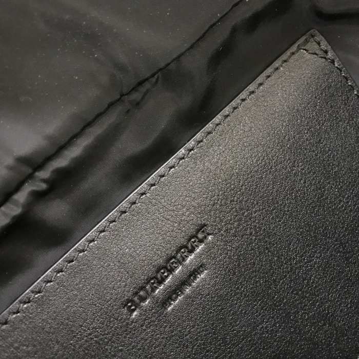 Burberry Tote bag with stylish features Brown 01A 7