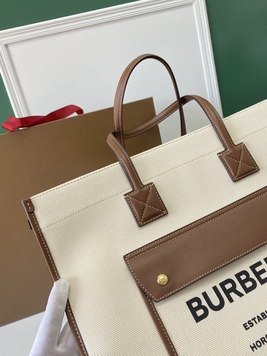 Burberry Tote bag with stylish features Brown 01A 8
