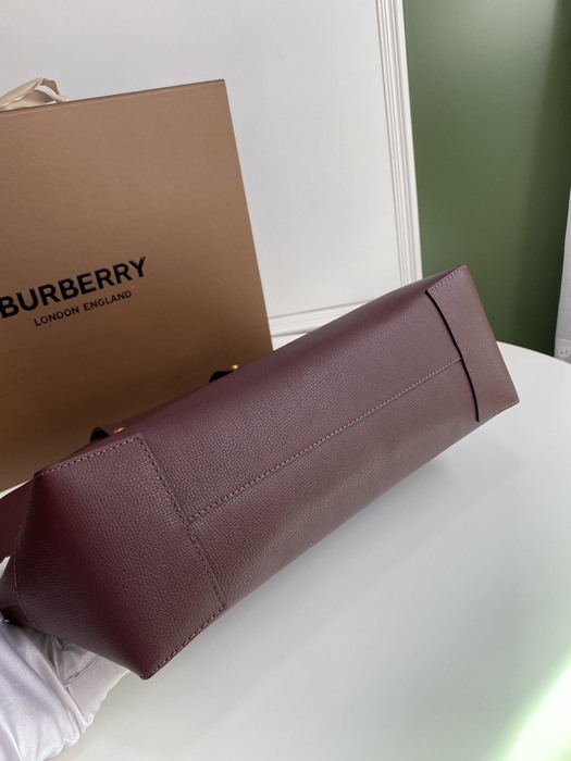 Burberry Tote bag with stylish features Burgundy 01A 2