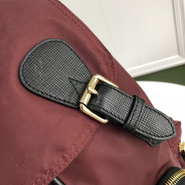 Burberry Tote bag with stylish features Burgundy 01A