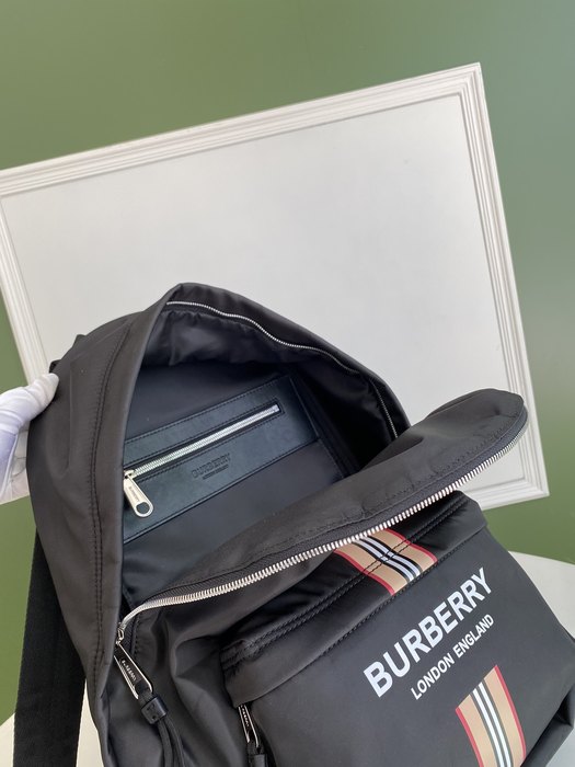 Burberry Tote bag with stylish features Green 01A 3