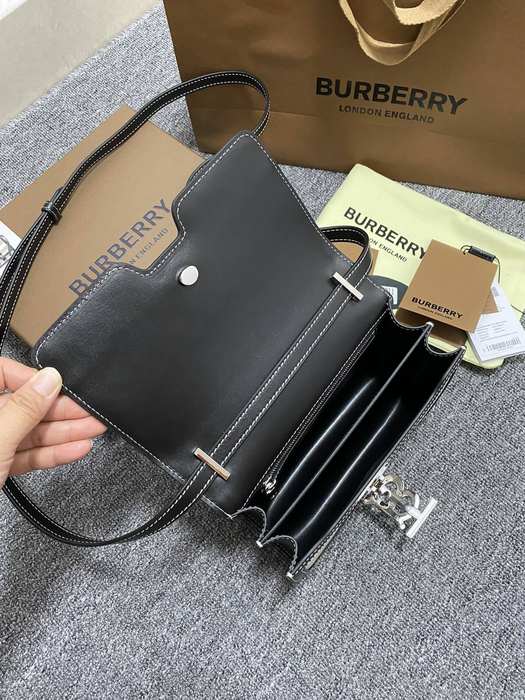 Burberry Tote bag with stylish traits Beige 01A 4