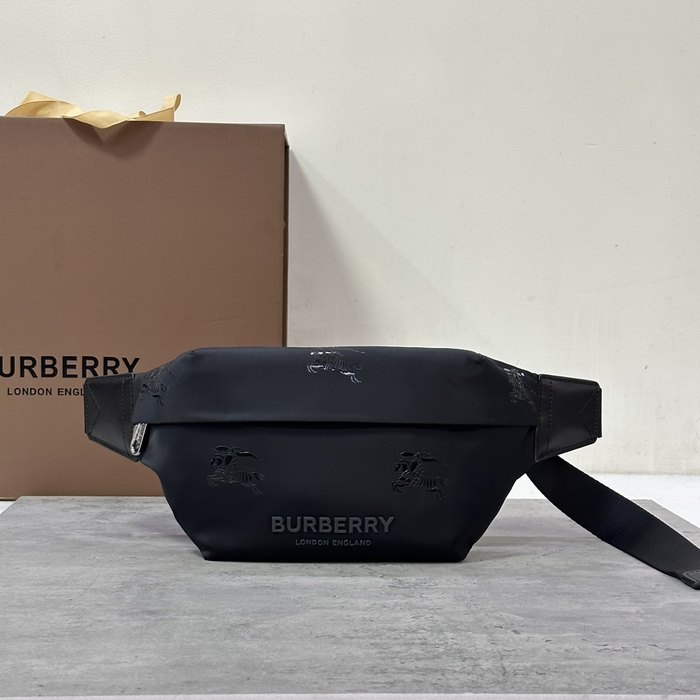 Burberry Tote bag with stylish traits Black 01A 2