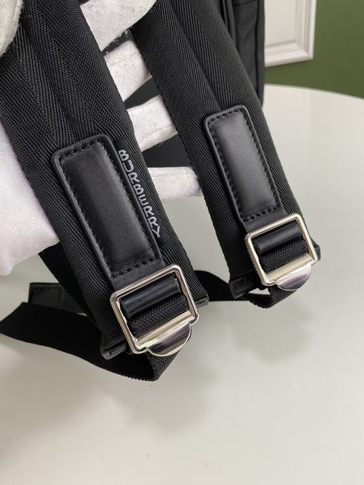 Burberry Tote bag with stylish traits Black 01A 3