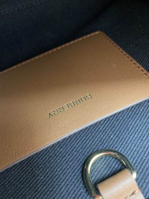 Burberry Tote bag with stylish traits Brown 01A 4