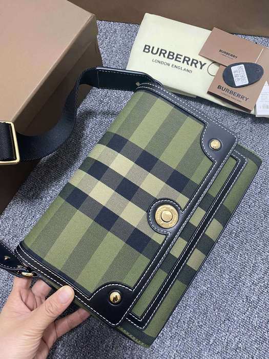 Burberry Tote bag with stylish traits Green 01A 2